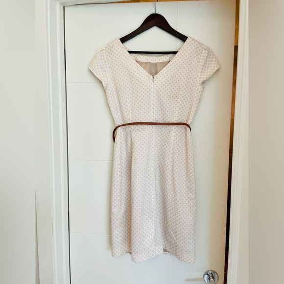 Comma cap sleeve belted zip back dress, size 8 - Picture 4 of 7